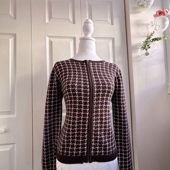 Grace Dane Lewis Brown and Pink Wool Set with Checkered Pattern and Long Sleeves - Picture 3 of 4